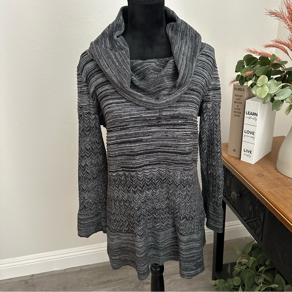 Chelsea & Theodore Charcoal Cowl Neck Sweater Size Large